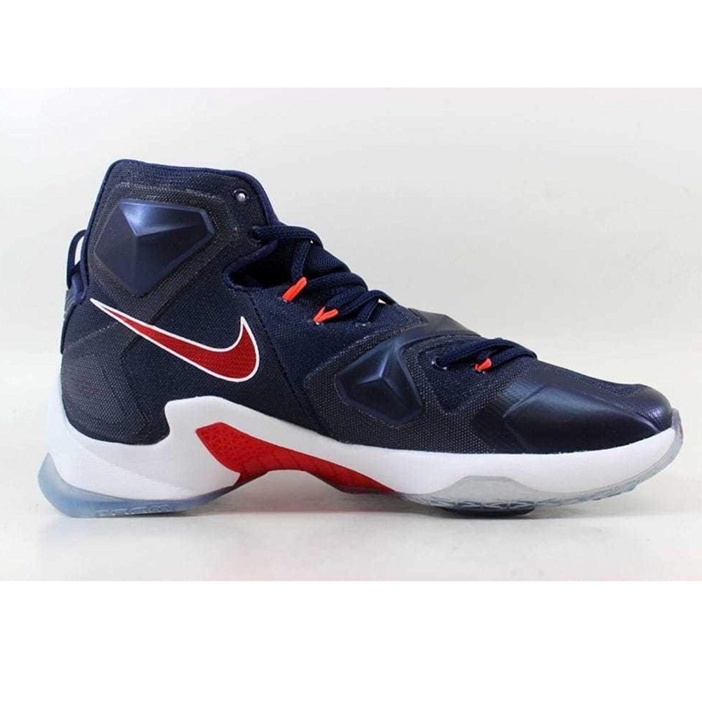 Nike Men’s Lebron Basketball Shoe
